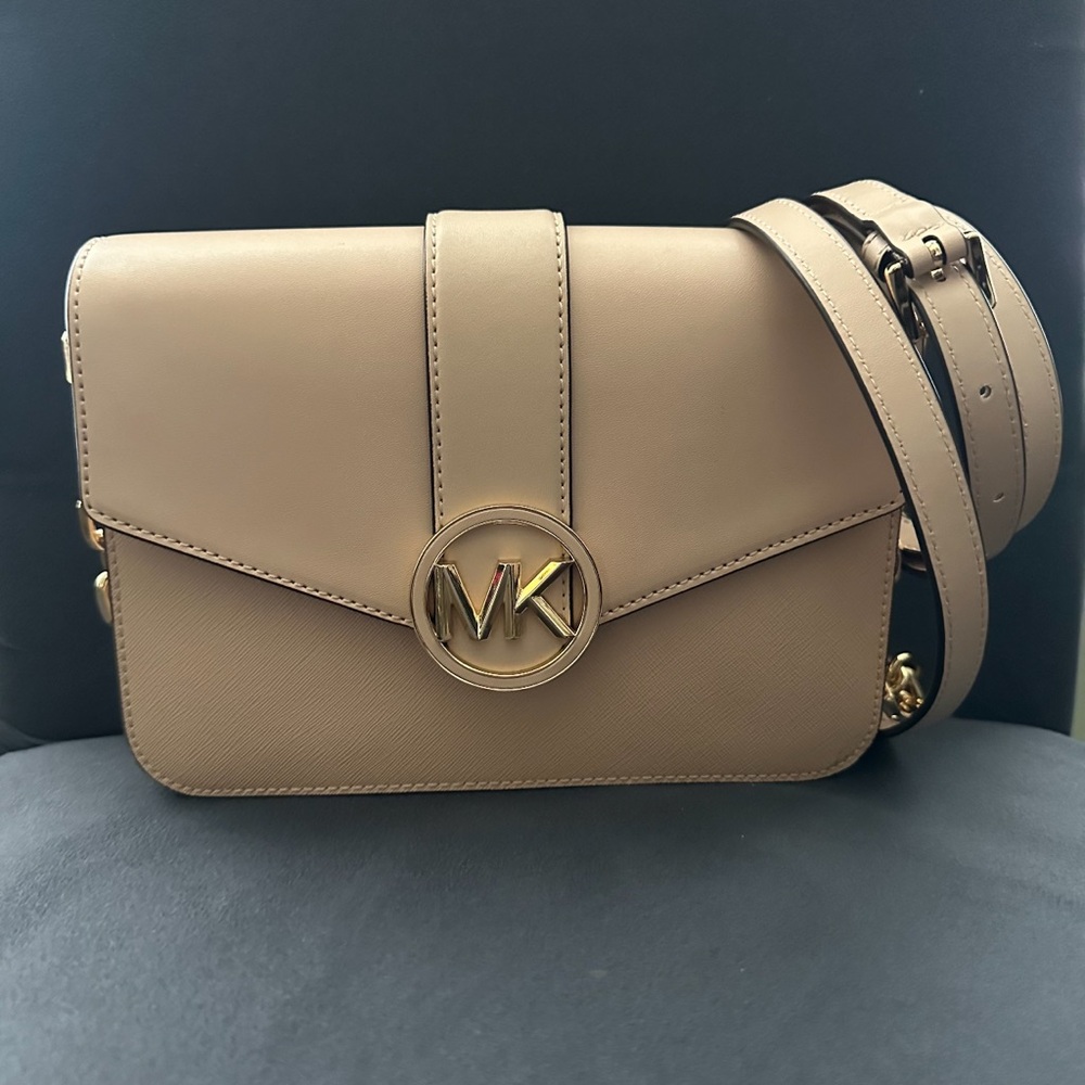 Michael Kors Carmen Crossbody in Camel